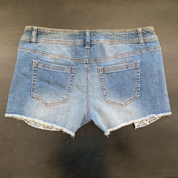 Fire Los Angeles Jean Shorts Juniors Sz 13 - Picture 2 of 8